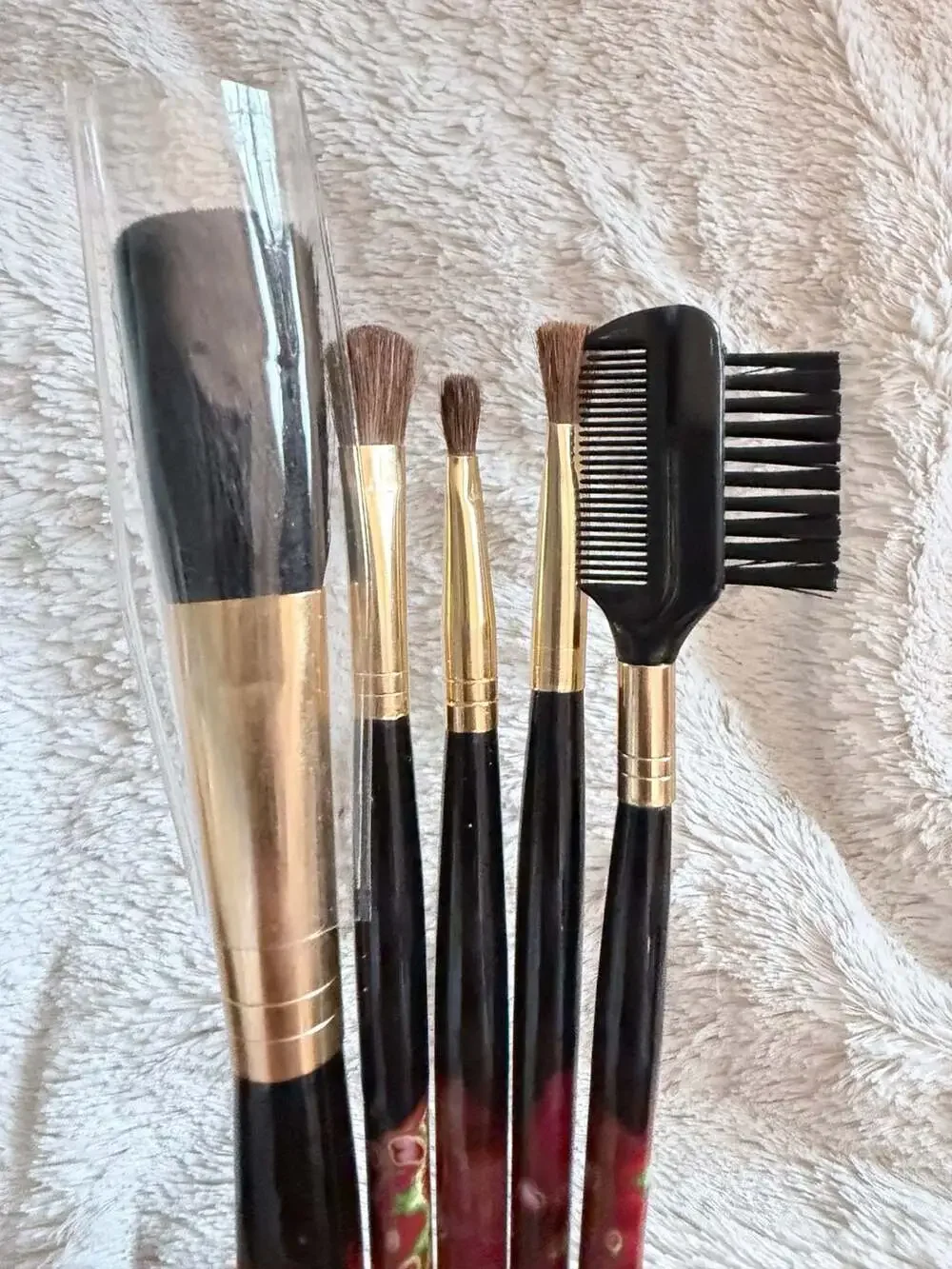 Unbranded piece makeup